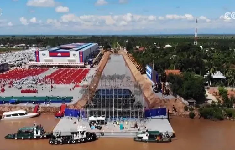 中國企業BOT為柬埔寨興建的德崇扶南運河去年開工。翻攝央視網