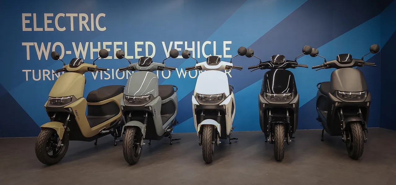 TUKU MomoRex车身设计以流线线条与柔和色彩为主调，提供星空黑、晴空蓝、蜜桃粉、奶油白与星辰银等五款配色。业者提供