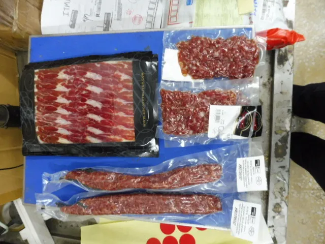申請食品輸入查驗常見的真空包裝肉品。防檢署提供