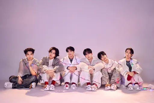 年度最甜约会！Ozone帅气化身人体耶诞树　送上大礼揪粉丝共度佳节