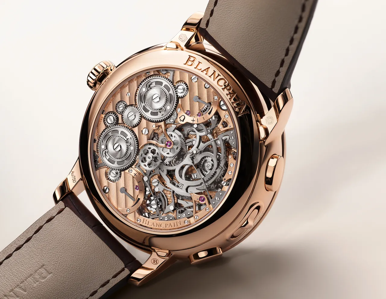 Blancpain Grande Double Sonnerie大雙自鳴腕錶，47mm，紅金錶殼，5N 金錶盤，短吻鱷魚皮（顏色可選）錶帶，15GSQ型自製機芯，走時動力96小時；報時動力（大自鳴模式）12小時，防水深度10米，年產量以兩只為限。品牌提供