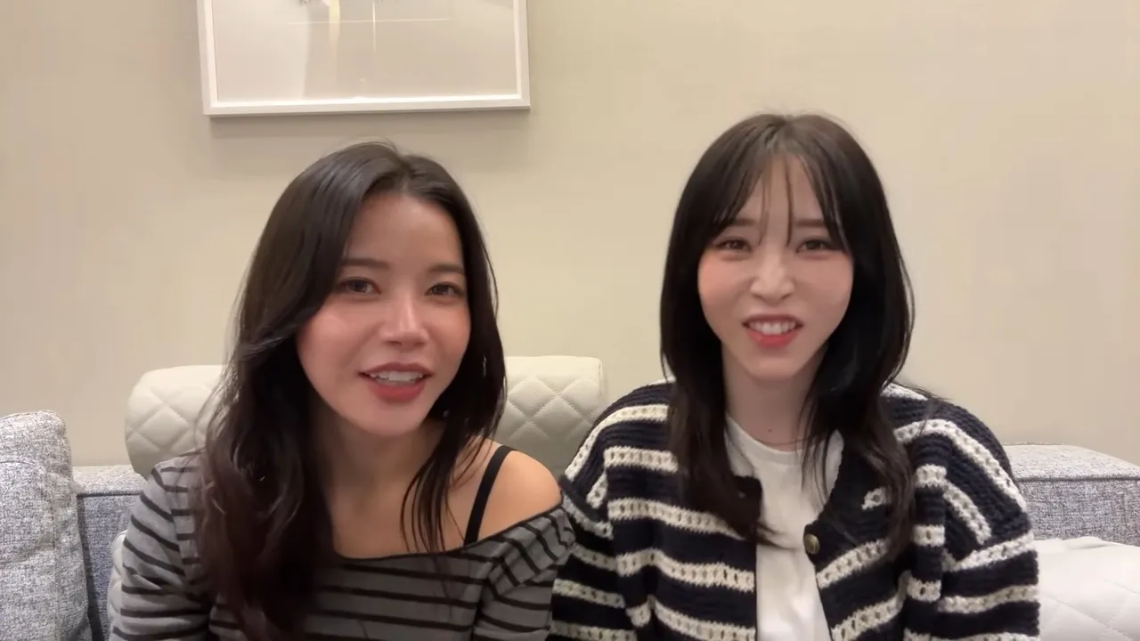 玟星（右）昨晚直播希望頌樂在台灣買房。翻攝YouTube