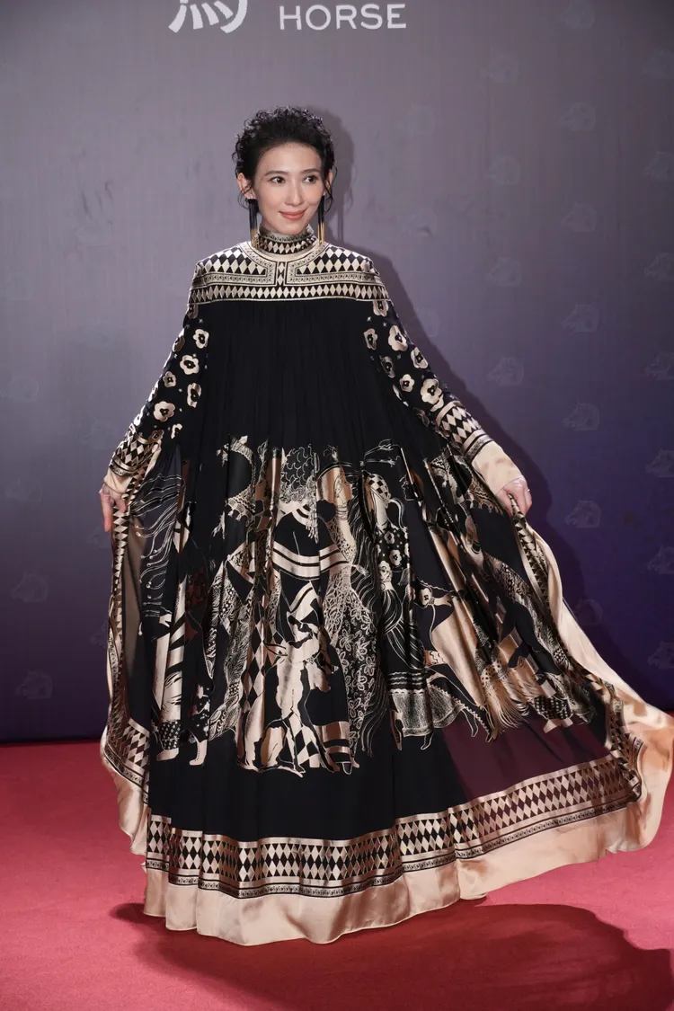 戴佩妮今晚不僅奪下首座金馬獎，也成功入選紅毯第三美。攝影中心攝