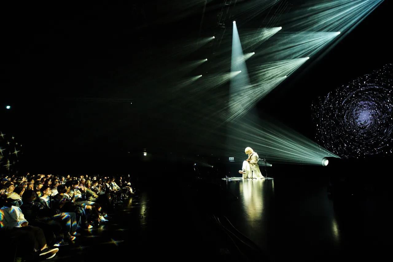 Ichika Nito的吉他演奏让台下听得如痴如醉。大鸿艺术提供