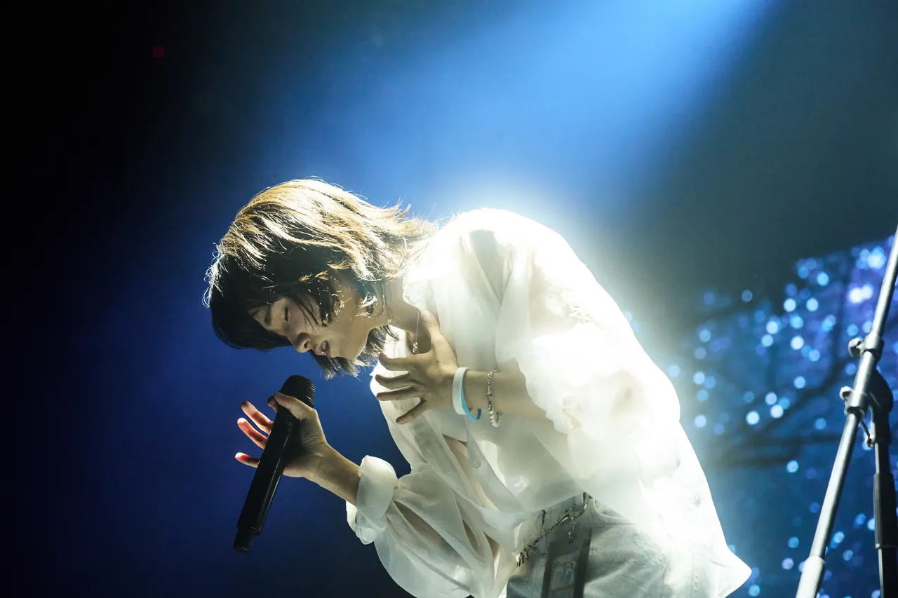 持修赞叹Ichika Nito的吉他技巧,称他是「神之手」。大鸿艺术提供