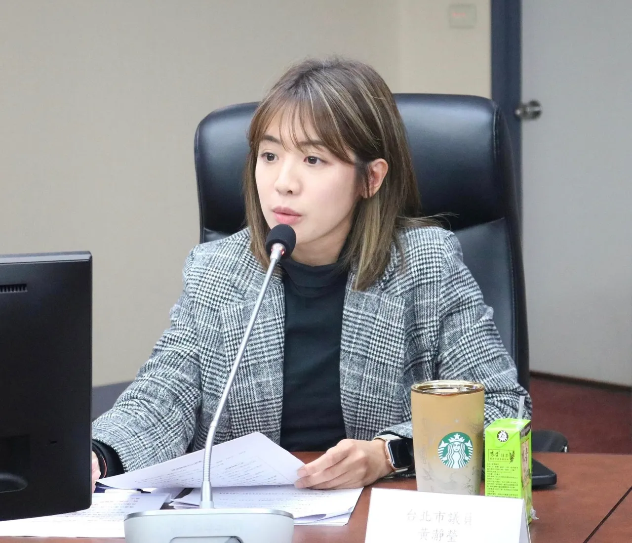 民眾黨現任議員黃瀞瑩力拚2026連任。黃瀞瑩臉書