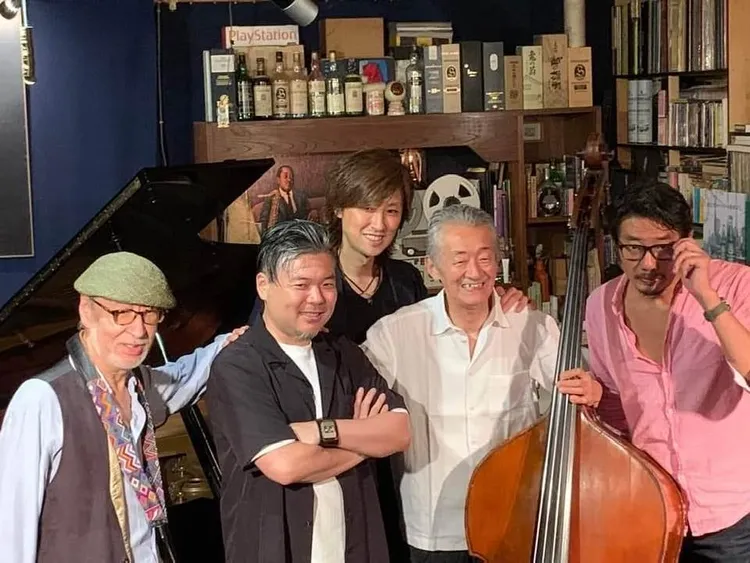 日本爵士樂手鈴木良雄(右二）排定在北京的演出遭取消。翻攝FB