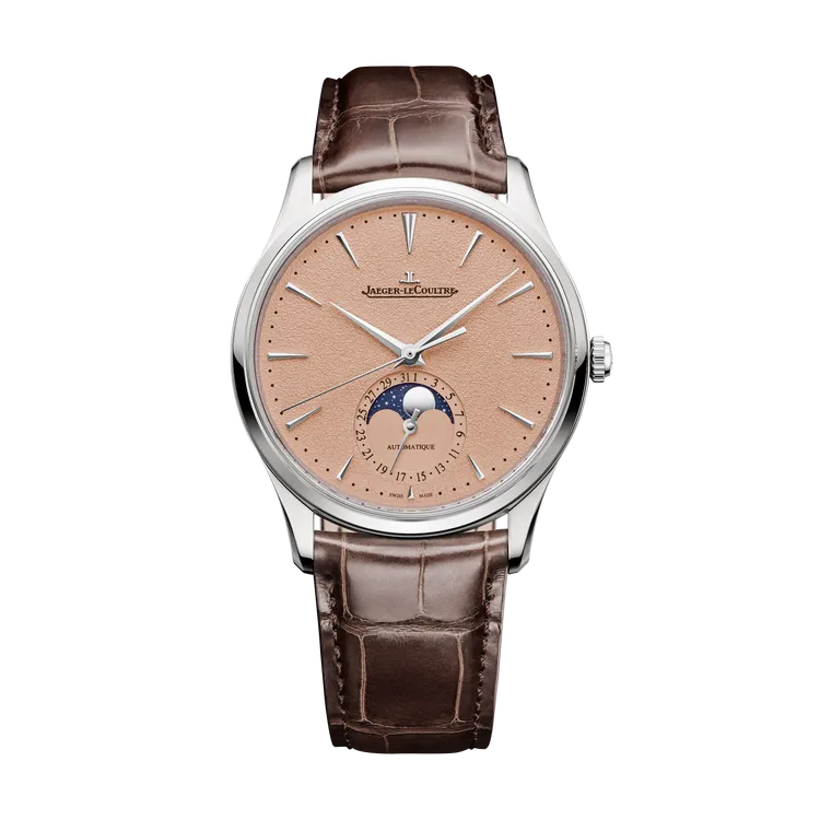 積家Master Ultra Thin Moon超薄大師系列月相腕錶，39mm，精鋼錶殼，銅色粒紋錶盤，棕色鱷魚皮錶帶，積家925型自動上鍊機械機芯，動力儲存70小時，防水深度50米，限量 800 只。品牌提供