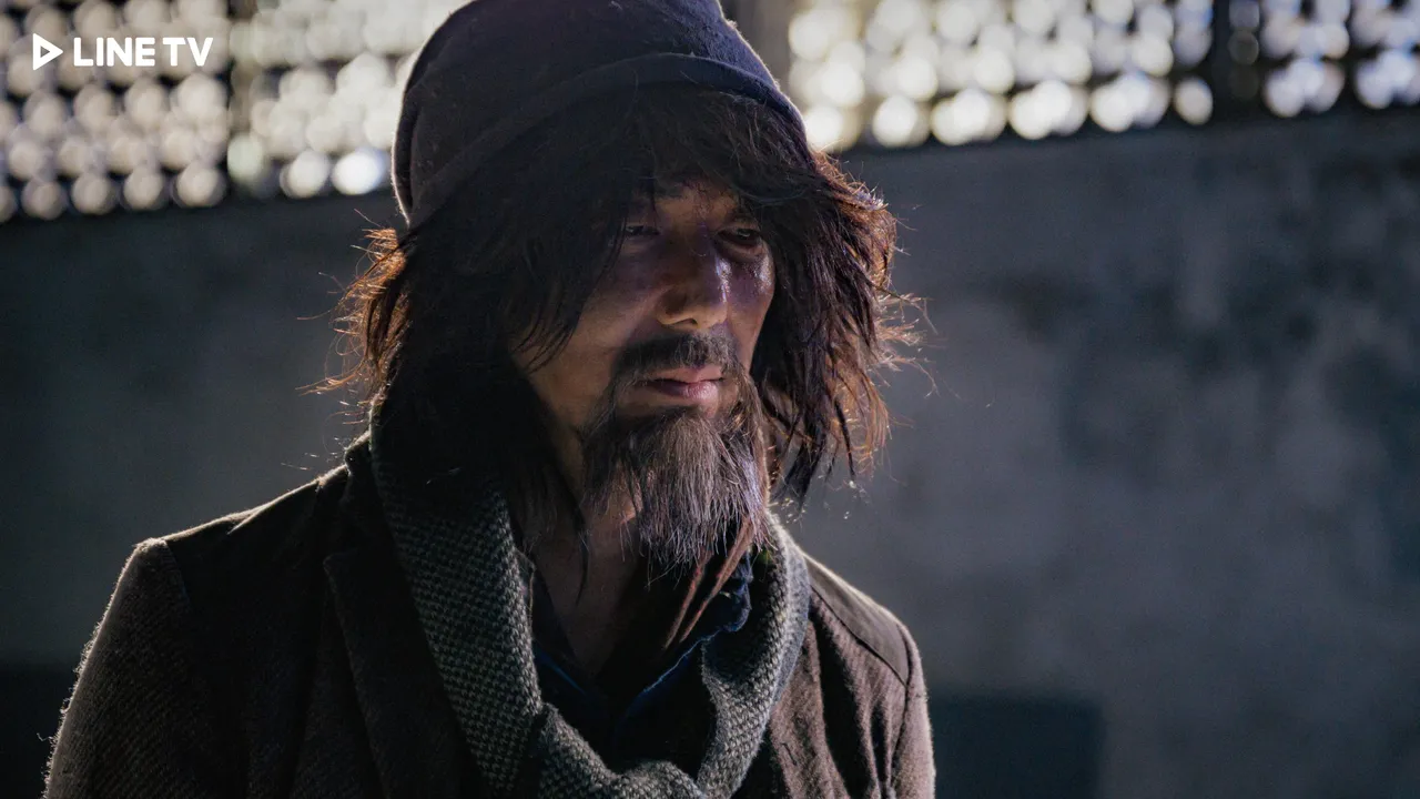 李李仁流浪汉造型让人认不出。LINE TV提供