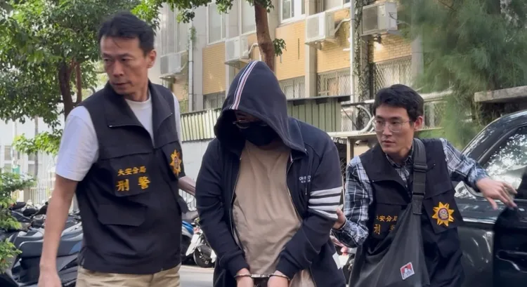 協助將豪車開走藏放的核心幹部邱子恩。謝亞庭攝