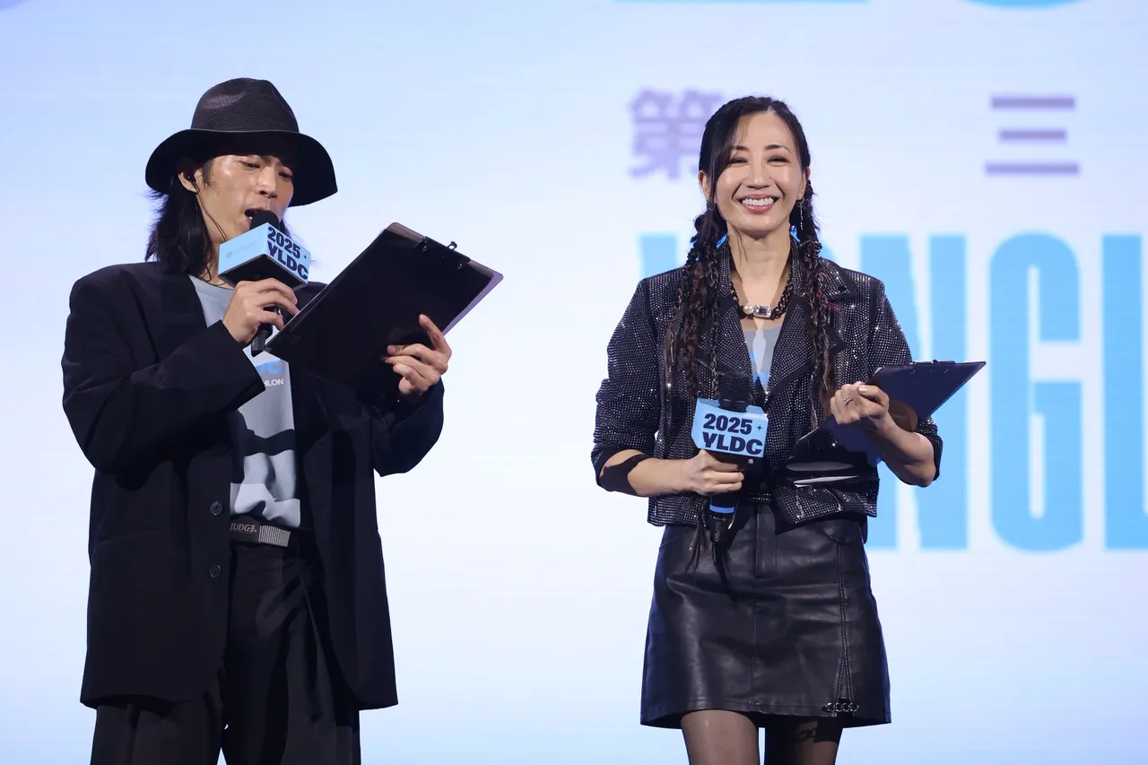 潘奕如（右）與屁王是今日永齡銘馨盃決賽的主持人。彭欣偉攝