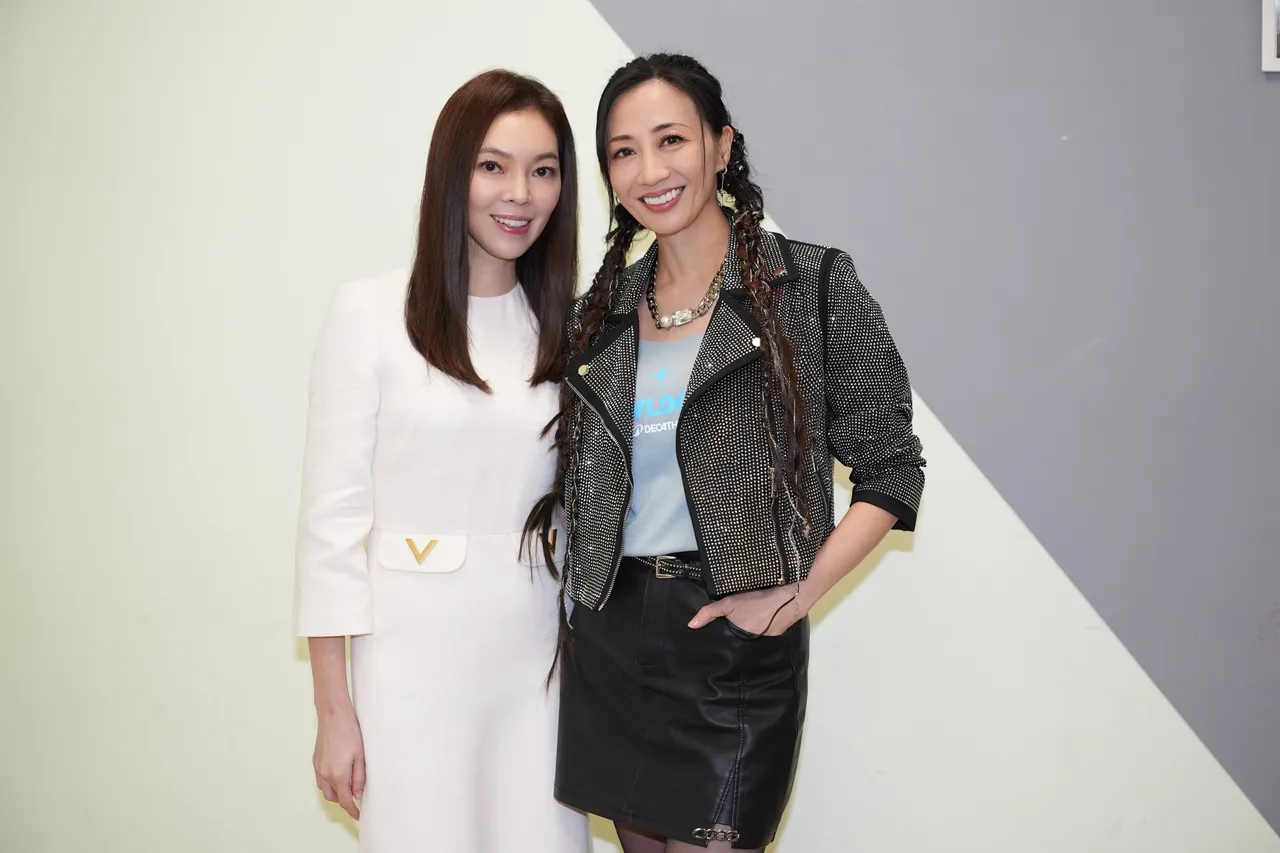 曾馨瑩（左）與潘奕如是認識多年的閨蜜。彭欣偉攝