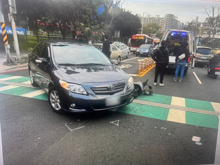 酒駕前科再犯!他灌半瓶葡萄酒路口「三寶式左轉」 騎士挨撞重創命危
