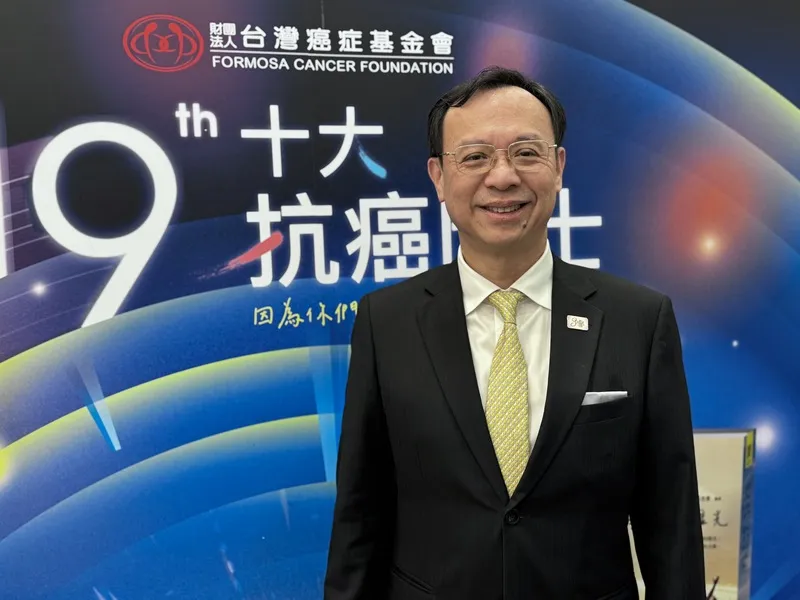 石崇良29日表示，僅中配父母可依親納保，恐與其他國籍配偶形成不公平。中央社