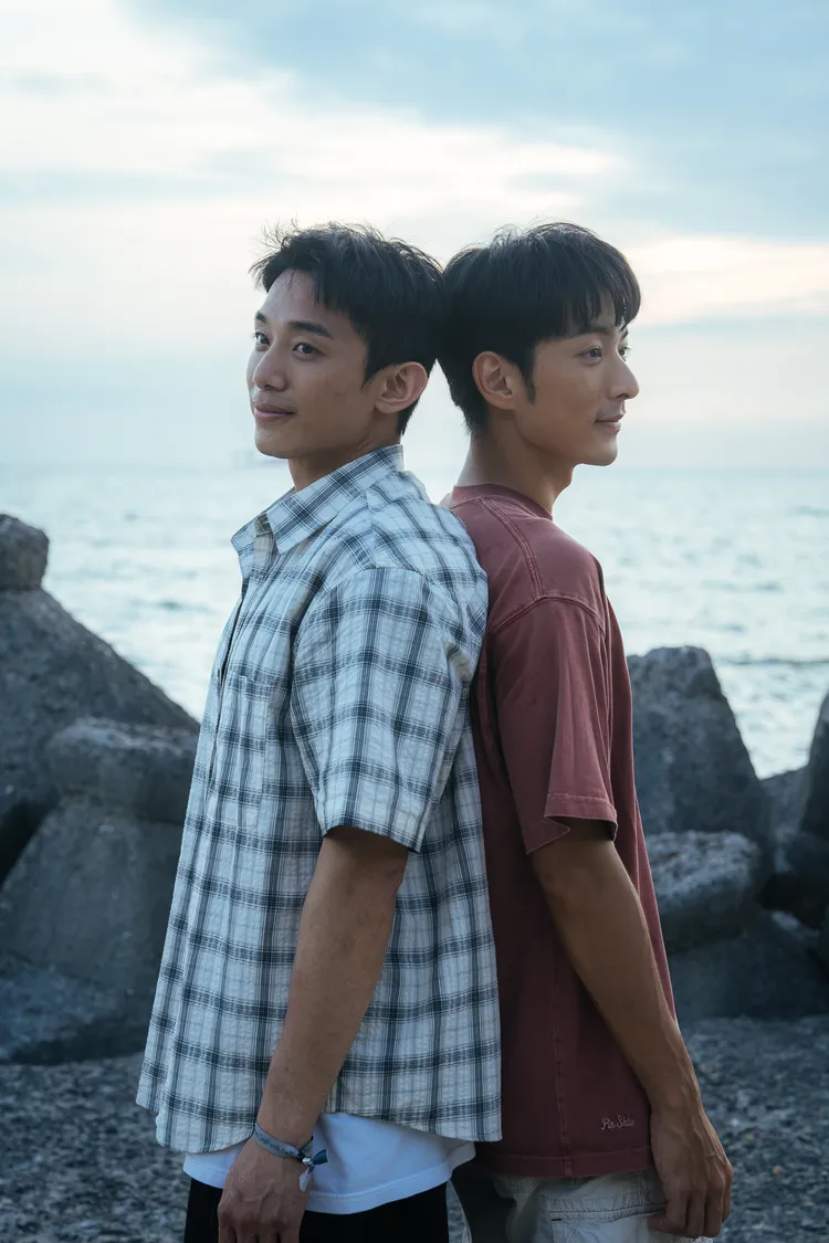 初孟軒（左）救火，和鍾岳軒湊CP。資料照、有意思國際傳媒提供