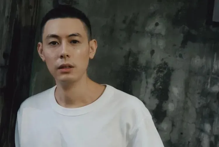 陳向熙理平頭準備去當兵。翻攝自陳向熙IG