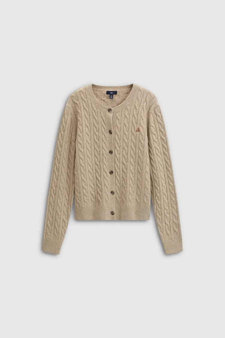 Gap小熊刺繡圓領針織外套，1999元。品牌提供