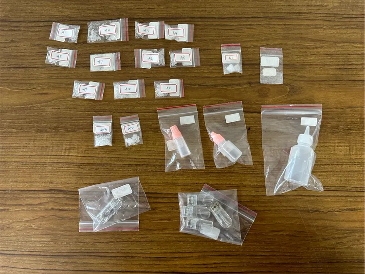 警方於車內及車上3人身上搜出總計20包各式毒品。翻攝畫面