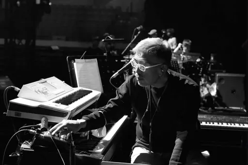 不包機了！資深音樂人屠穎跑步跌倒猝逝　今下午3點於廣州市殯儀館火化