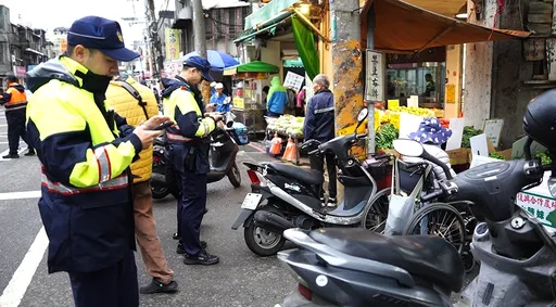 桃市府聯合稽查強力執法　改善南門市場周邊交通首日成績亮眼