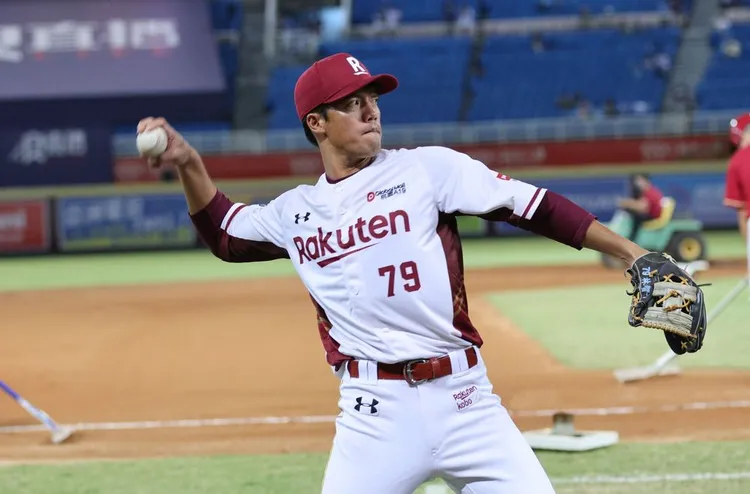 林智平不能接受古久保被解職。    樂天桃猿提供