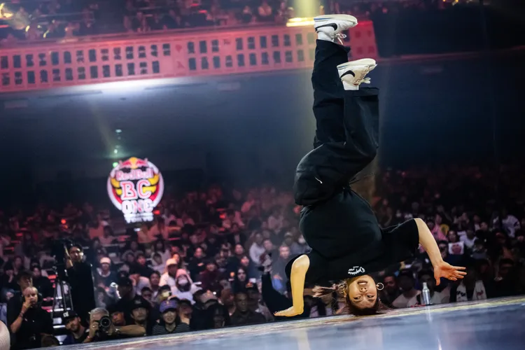B-Girl Riko展現絕佳的樂感、流暢性和精準度， 在每一回合都發揮出色。Red Bull提供