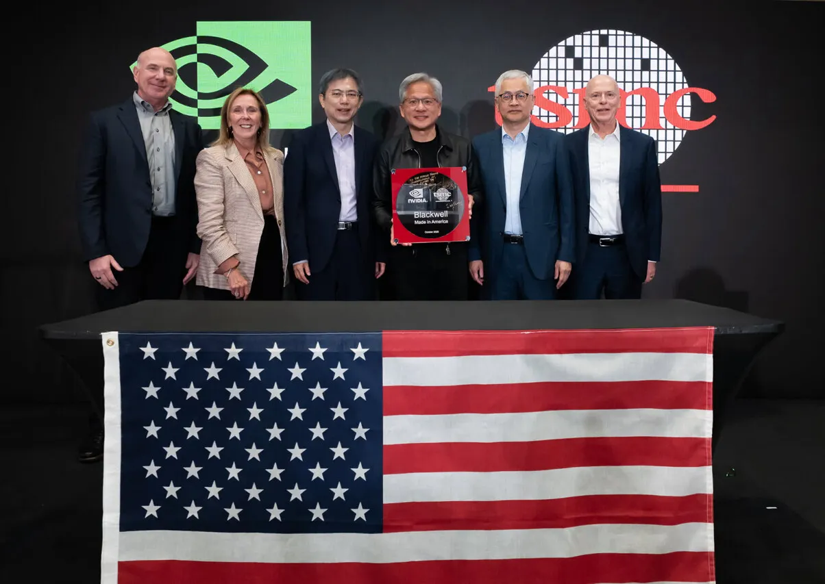 川普转贴黄仁勋3句话　辉达运钞车开进中东