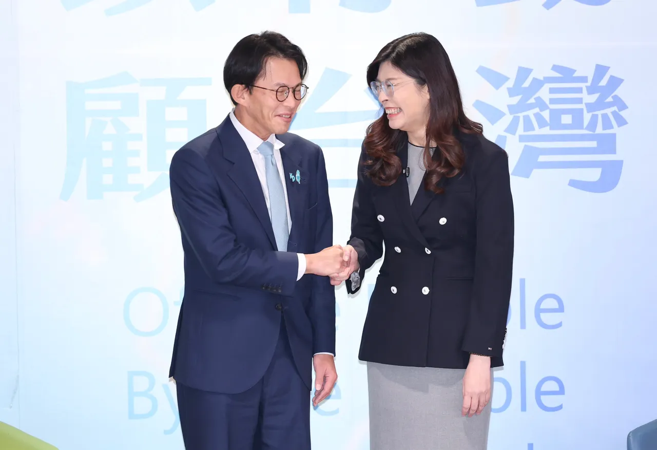 國民黨主席鄭麗文、民眾黨主席黃國昌「以行動顧台灣—主席高峰會談」。莊宗達攝