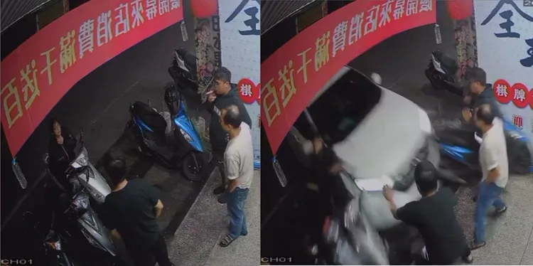 棋牌馆店员、客人站在店门口聊天，却惨遭失控轿车冲撞，受伤送医，所幸均无生命危险。翻摄照片