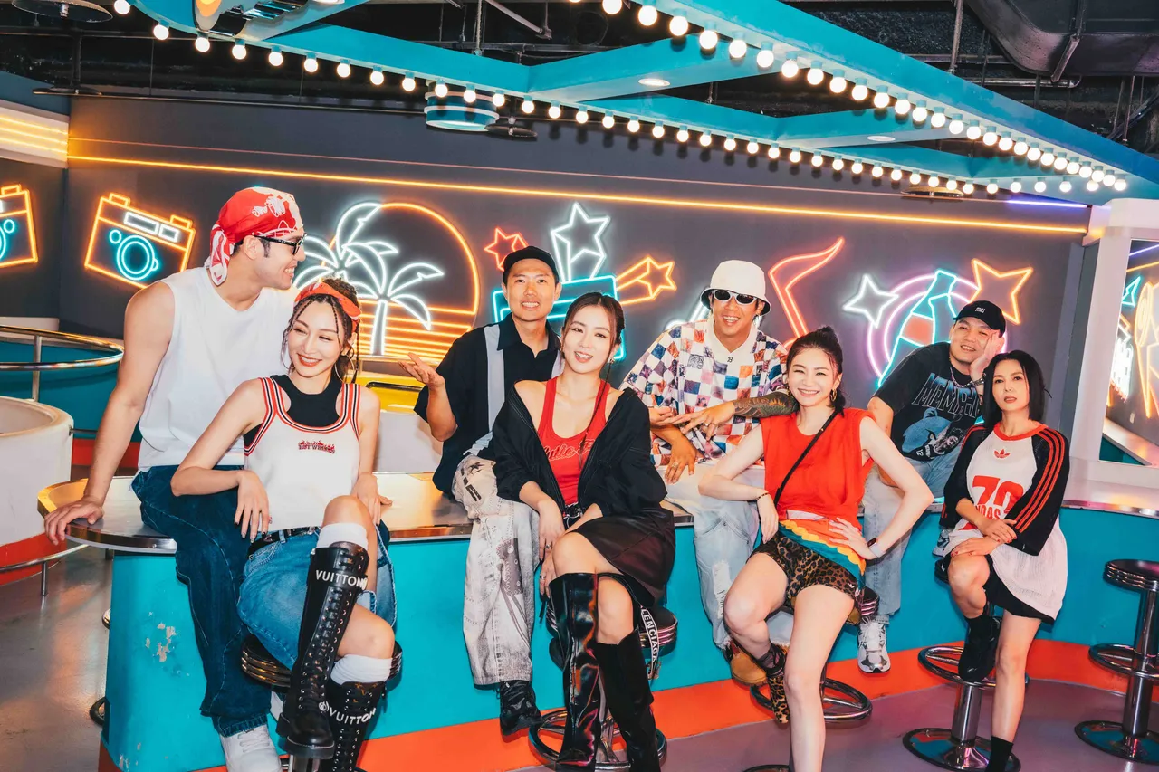 4位女明星与玖壹壹、周予天惊喜一对一配对出游。东森综合台提供