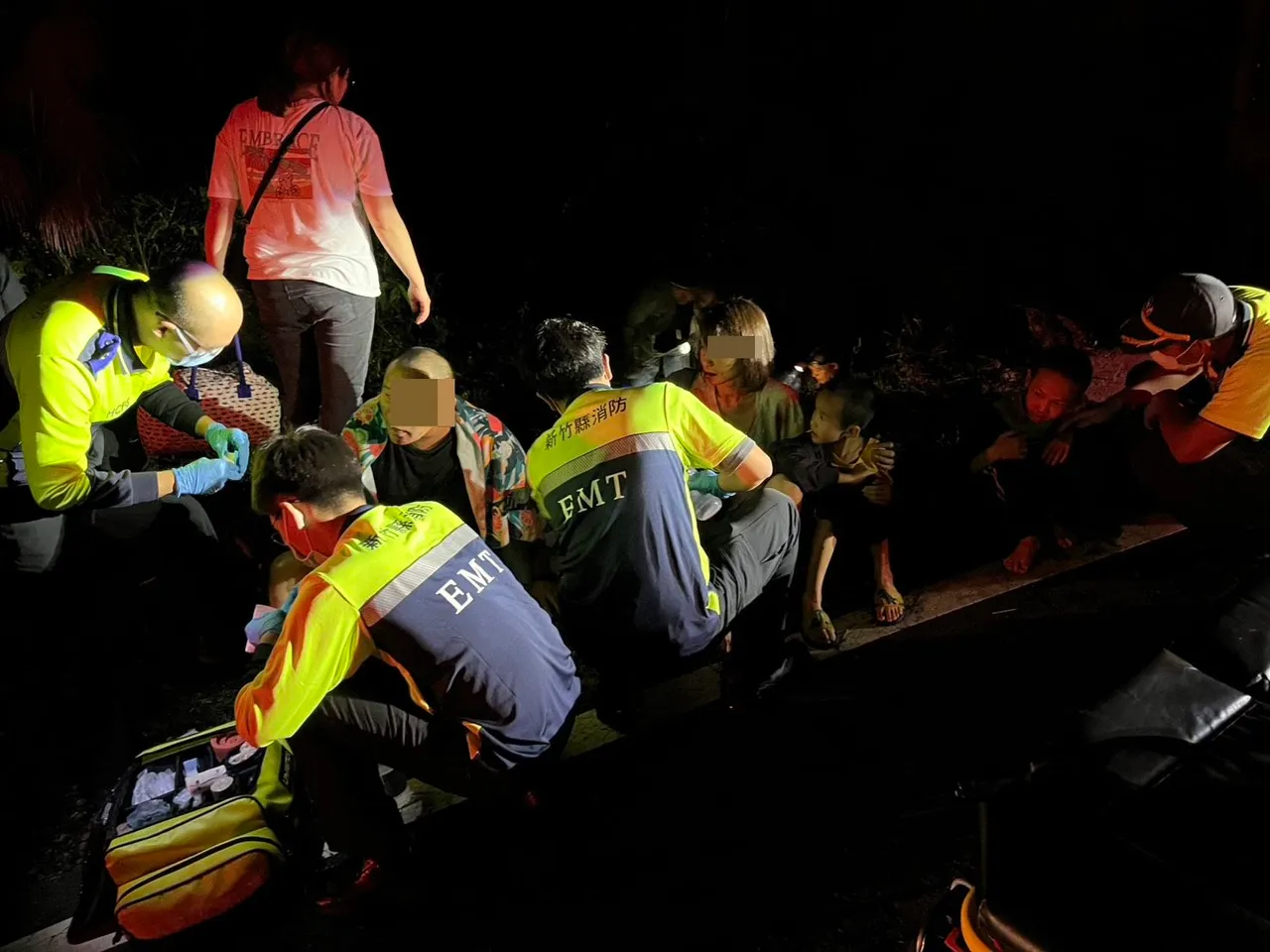 消防人員現場搶救。新竹縣消防局提供