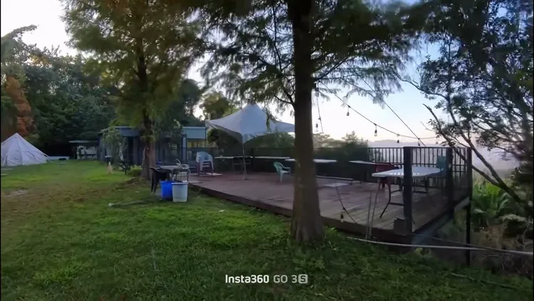 苗栗某露营区杂草丛生、宛如空城。翻摄当事人Threads