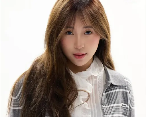 五月天冠佑19岁正妹女儿小玫瑰首当制作人　自曝为一句歌词整夜失眠