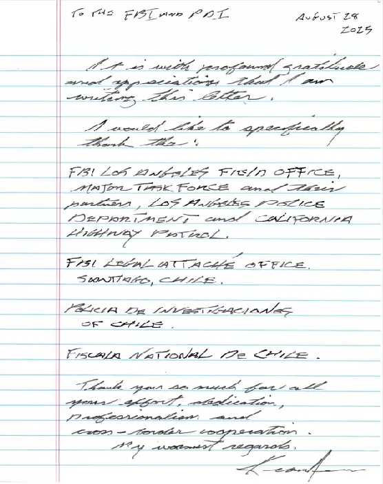 基努李维的手写书信非常具有自己的风格，整齐中又不失诗意。翻摄FBI