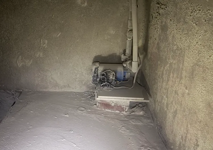 疑地下室抽水馬達冒煙起火，幼兒園57位師生緊急疏散。桃園市消防局提供