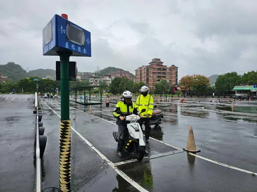 汐止分局强化新进同仁执勤安全　自办警车安全驾驶训练
