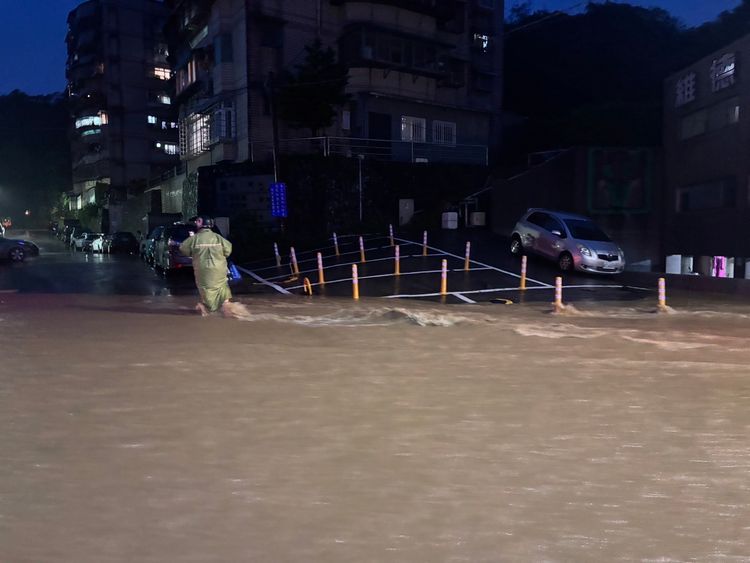 基隆也有「堰塞湖」?調和街淹水疑山上溢流 市府回應這樣說