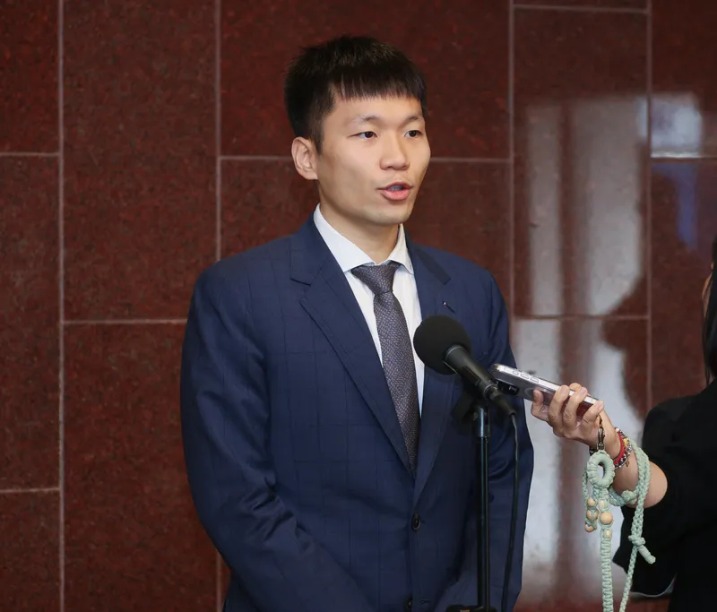 这立委问「该如何对付大谷翔平」？李洋尴尬笑出来