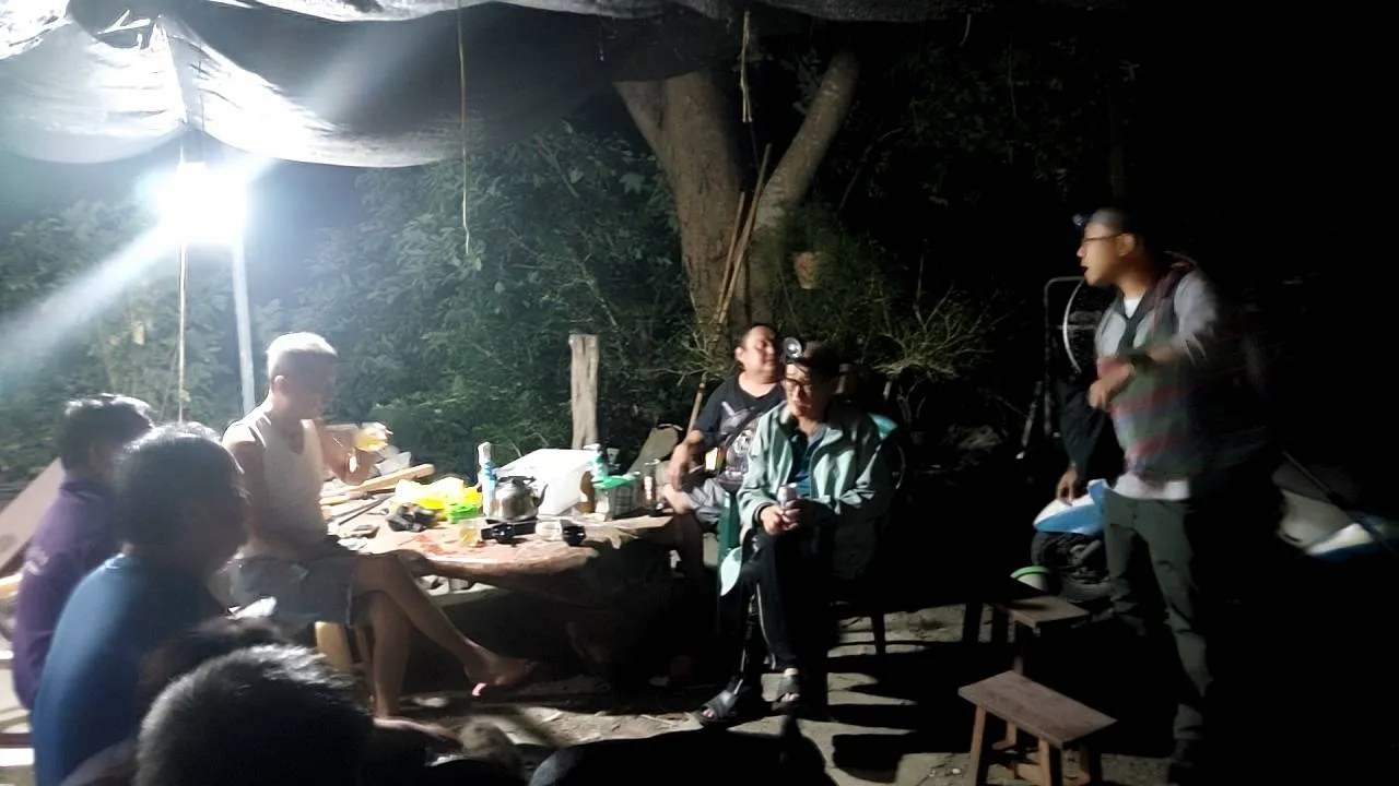 林保署玉里工作站人員與當地族人開會討論因應狀況。林保署花蓮分署提供