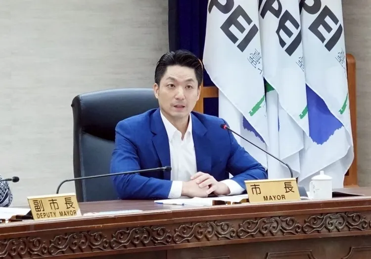 蒋万安回应普发加码议题，强调「用老本发现金不合理」。资料照片／北市府提供