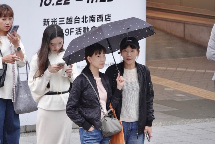 雨還沒停冷空氣就到了!北部濕冷到明天 週四起才回暖