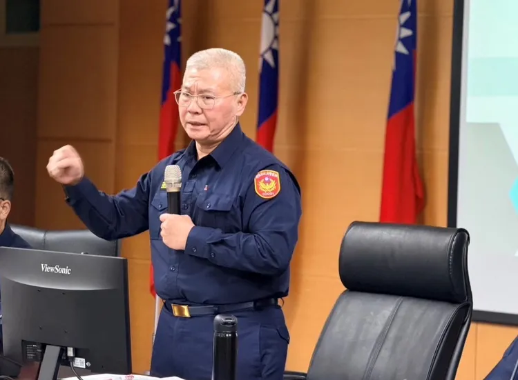 新北市警局長方仰寧親自主持勤教。翻攝畫面