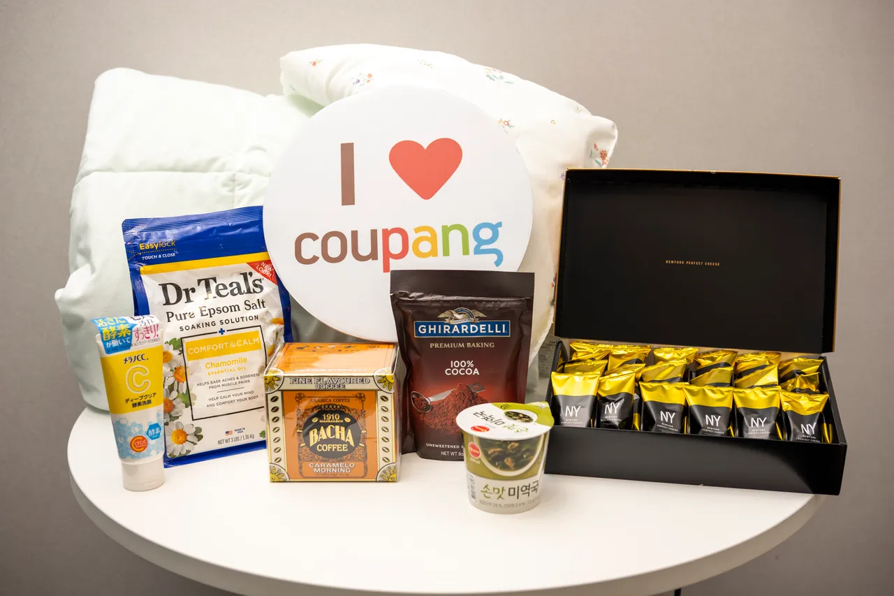 透过火箭跨境下单质感厚实的韩国棉被、日本各地美味特产，在Coupang酷澎App一键直送到府。