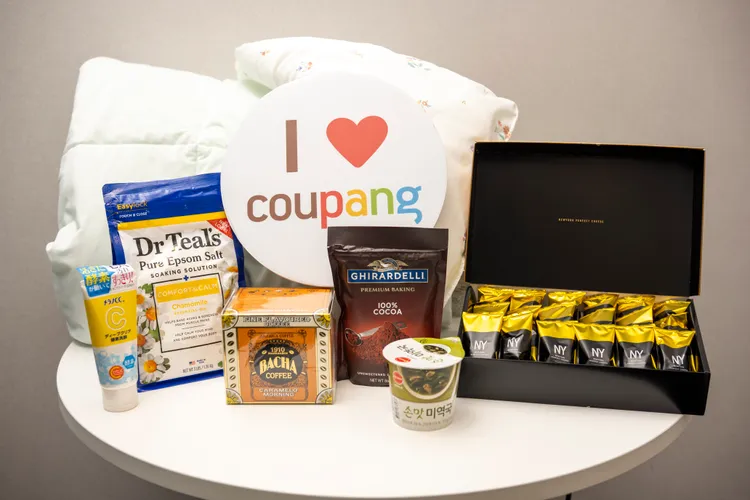 透過火箭跨境下單質感厚實的韓國棉被、日本各地美味特產，在Coupang酷澎App一鍵直送到府。