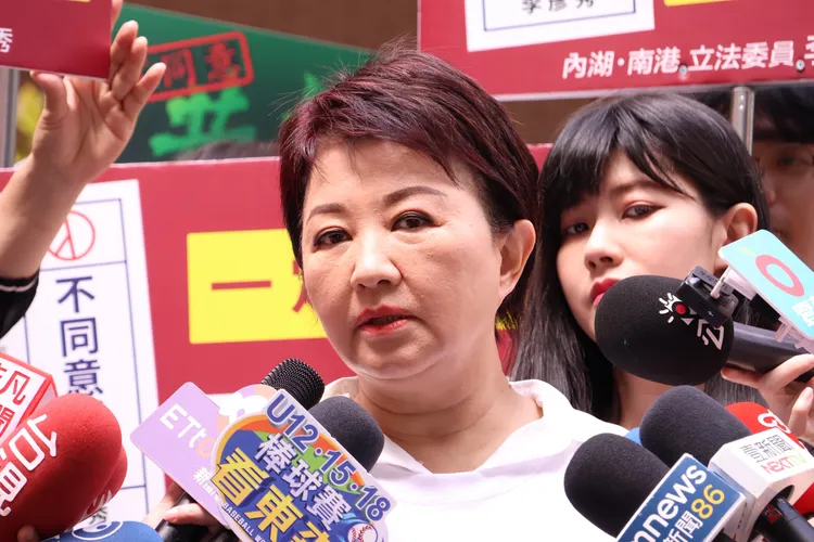 台中市长卢秀燕称将对台中市政府动保处郑姓人员祭出处分。资料照，庄宗达摄