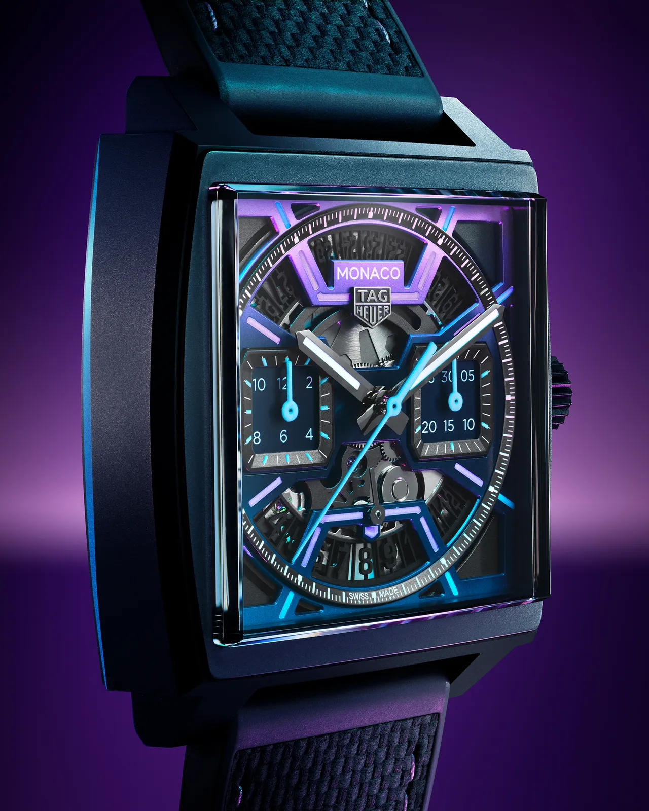 TAG Heuer Monaco镂空计时腕表「电光紫」限量版。品牌提供