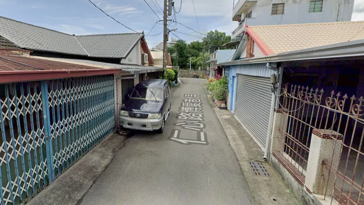 高雄市仁武区一处巷弄因为停车引发争议。翻摄自Google地图