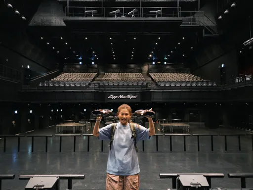 《在加纳共和国离婚》女网红分手后声势不坠　唱出《大人的快乐》