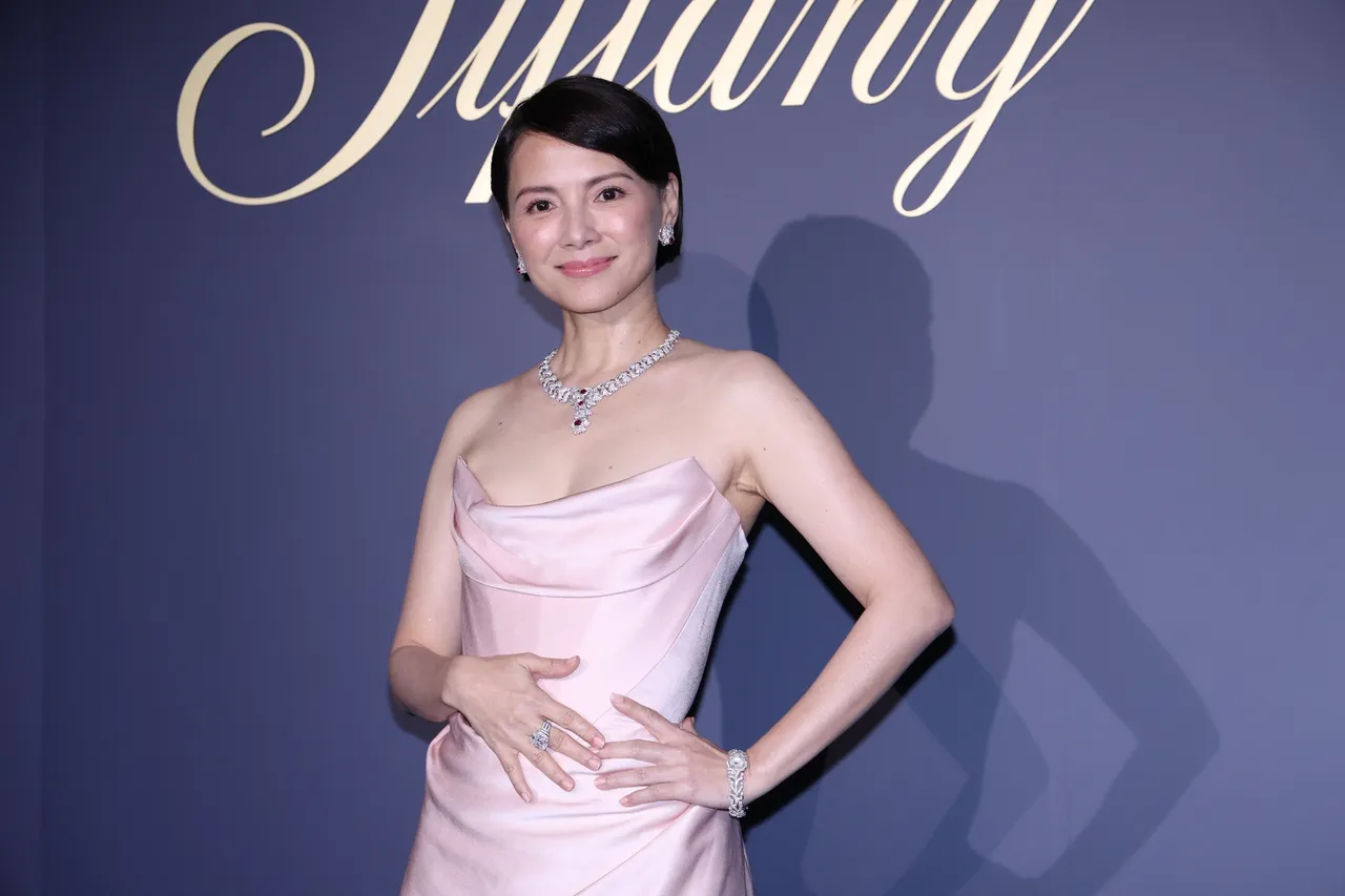 李心潔佩戴近3億元珠寶現身Tiffany & Co.2025年度高級珠寶展Sea of Wonder，形容自己「價值連城」。莊宗達攝