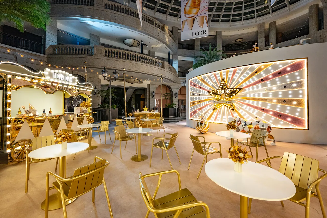 2025迪奥奇幻星愿限定快闪店奇幻星愿咖啡厅。品牌提供